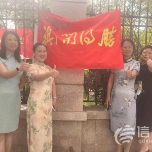 直擊高考：旗袍、紅T恤還不夠 有家長帶上萌寵來送考