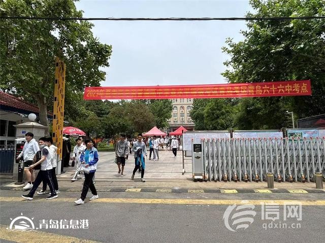 直擊高考：語文考試結(jié)束 考生分享心得感覺卷子不難