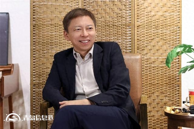張朝陽(yáng)：搜狐發(fā)力知識(shí)直播 未來(lái)以“社交分發(fā)”為新切口