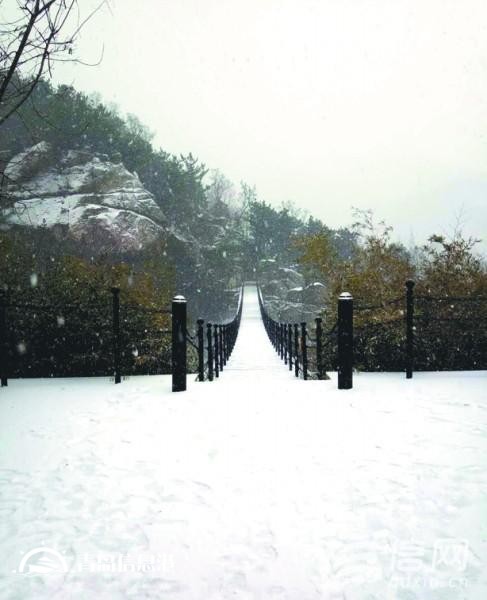 猴年新春第一場(chǎng)雪 北九水銀裝素裹宛如水墨畫
