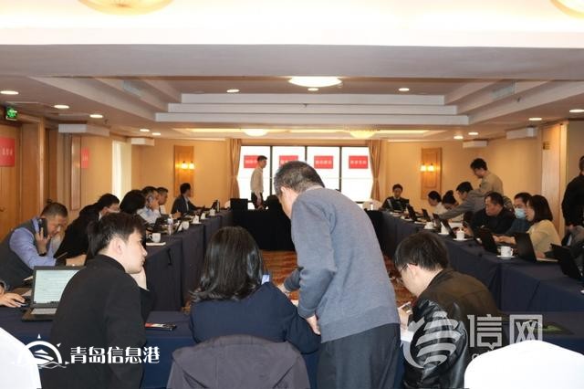 信網(wǎng)探班提案組：肩負委員重托 他們默默付出