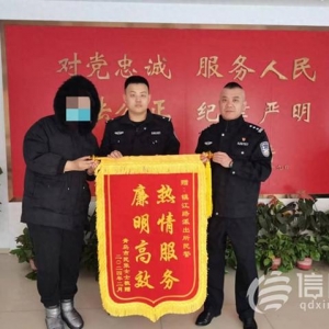 醉酒乘客與網(wǎng)約車司機(jī)發(fā)生沖突 市北民警及時(shí)制止