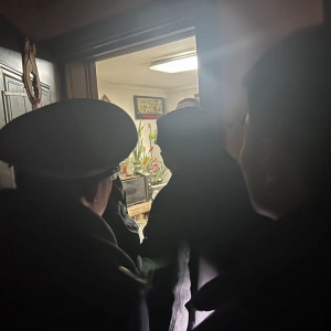 “加強(qiáng)養(yǎng)犬管理，共創(chuàng)文明城市”同和執(zhí)法中隊(duì)調(diào)查不文明養(yǎng)犬行為 ... ...
