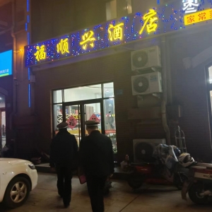 同和執(zhí)法中隊(duì)：“油煙檢查促整改，綠色飯店共創(chuàng)建”