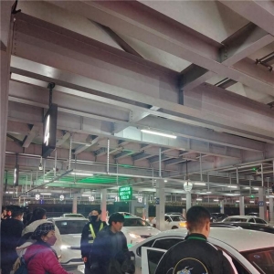 實(shí)探膠東機(jī)場(chǎng)深夜打車：多數(shù)乘客叫車順利，個(gè)別平臺(tái)易出問(wèn)題