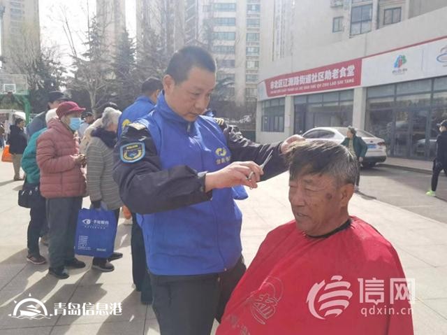 讓服務(wù)更加精準(zhǔn)化 遼源路街道開展便民服務(wù)大集