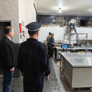 開展餐飲油煙整治聯(lián)合執(zhí)法，筑牢大氣環(huán)境“防護(hù)網(wǎng)”！