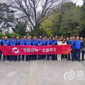 信新相映走進(jìn)少山路社區(qū) 資深成員手把手教授新人服務(wù)技能