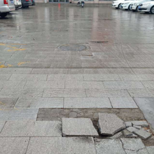 加強(qiáng)破壞道路執(zhí)法檢查，維護(hù)公共交通安全