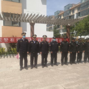 李園街道綜合行政執(zhí)法中隊開展“城管進社區(qū) 服務(wù)走在前”宣傳教育進社區(qū)活動 ...