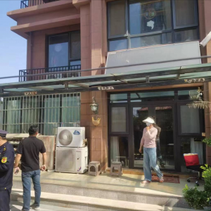李園街道綜合行政執(zhí)法中隊：拆除私搭亂建，凈化小區(qū)環(huán)境