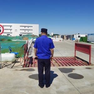 同和執(zhí)法中隊“信用+執(zhí)法”守護工地進出口洗車設(shè)備