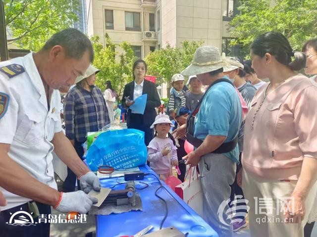 服務(wù)覆蓋各年齡層居民 臺(tái)柳路社區(qū)開展“紅柳情”便民活動(dòng)