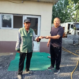 環(huán)衛(wèi)工人拾金不昧，平凡舉動傳遞 社會正能量