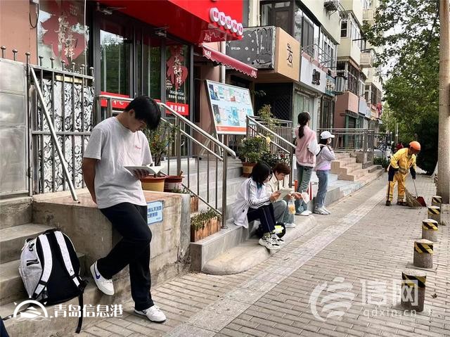 直擊高考：老師六點(diǎn)半就來(lái)到考點(diǎn) 將全程陪伴考生