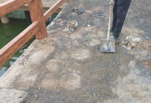 塘邊路面有破損，南村速度消隱患