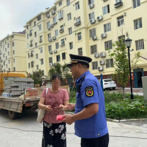 平度市東閣街道執(zhí)法中隊規(guī)范文明養(yǎng)犬，解決群眾急難愁盼