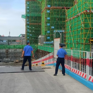 李園街道綜合行政執(zhí)法中隊(duì)：開展揚(yáng)塵污染整治 “城管藍(lán)”守護(hù)“天空藍(lán)” ...
