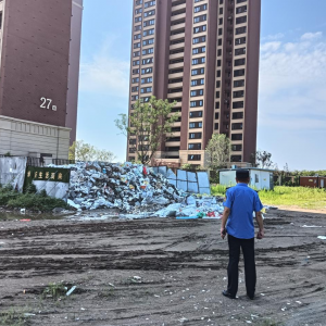 多渠道開展建筑垃圾查處行動 還居民碧海藍天