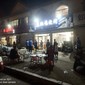 鳳臺執(zhí)法中隊持續(xù)強化夜間餐飲及流動攤販整治工作