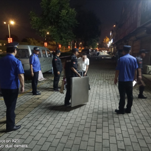 鳳臺執(zhí)法中隊持續(xù)強(qiáng)化夜間餐飲及流動攤販整治工作
