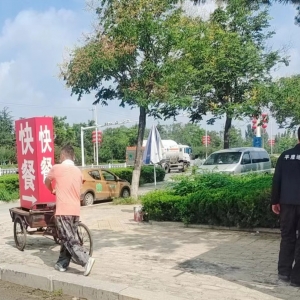 同和執(zhí)法巡查嚴(yán)整治，規(guī)范廣告招牌煥新顏