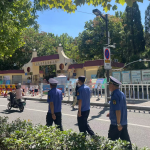 平度市東閣街道執(zhí)法中隊整治校園周邊亂象，織密校園環(huán)境“防護(hù)網(wǎng)” ...