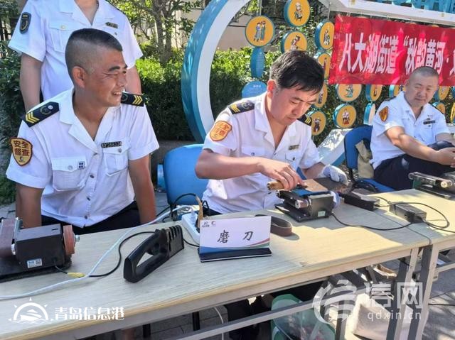 信新相映走進(jìn)八大湖街道 家電維修服務(wù)供不應(yīng)求