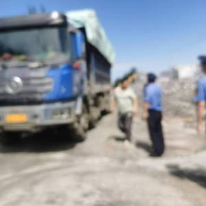 李園街道綜合行政執(zhí)法中隊：渣土車輛嚴(yán)管控 揚塵治理不放松 ...