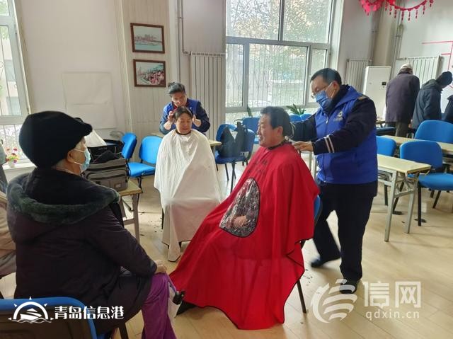 信新相映走進(jìn)?？诼飞鐓^(qū) 磨刀工具再升級(jí)便民效率大提升