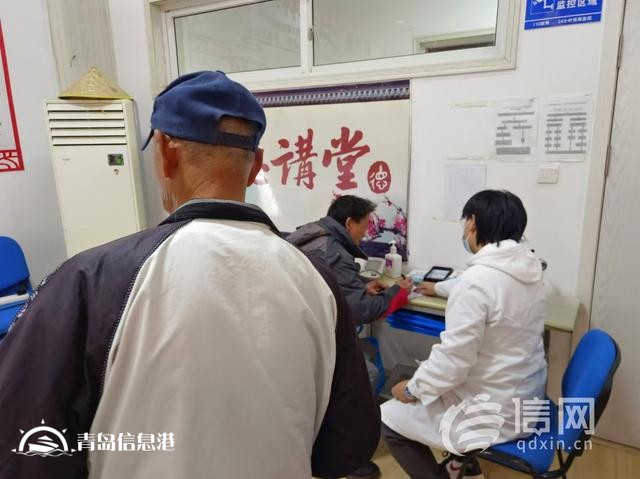 信新相映走進(jìn)?？诼飞鐓^(qū) 磨刀工具再升級(jí)便民效率大提升