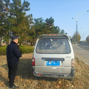 嚴(yán)查占綠停車，背街小巷也不行！