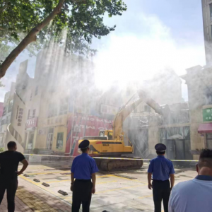 群策群力，攻堅克難，積極拆除違法建筑