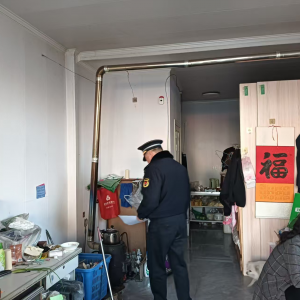 李園街道綜合行政執(zhí)法中隊(duì)：節(jié)前市容秩序整治，給城市“美顏”迎新年 ...