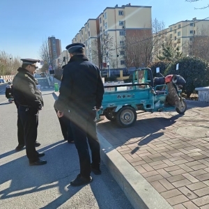 平度市東閣街道執(zhí)法中隊“信用+”開展節(jié)后市容環(huán)境整治