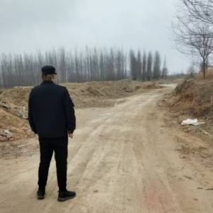 平度市東閣街道執(zhí)法中隊對隨意傾倒建筑垃圾說“不”，改善轄區(qū)環(huán)境 ...