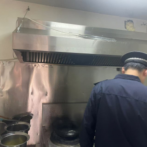 平度市鳳臺執(zhí)法中隊(duì)：以“繡花功夫”推進(jìn)餐飲油煙治理