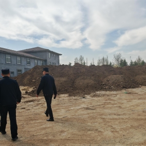 同和中隊：執(zhí)法巡查揚塵污染，筑牢城市藍天的防線