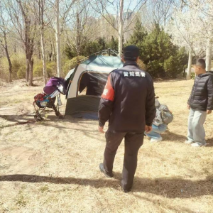 平度市鳳臺執(zhí)法中隊：護綠行動暖春意 文明游園共擔當
